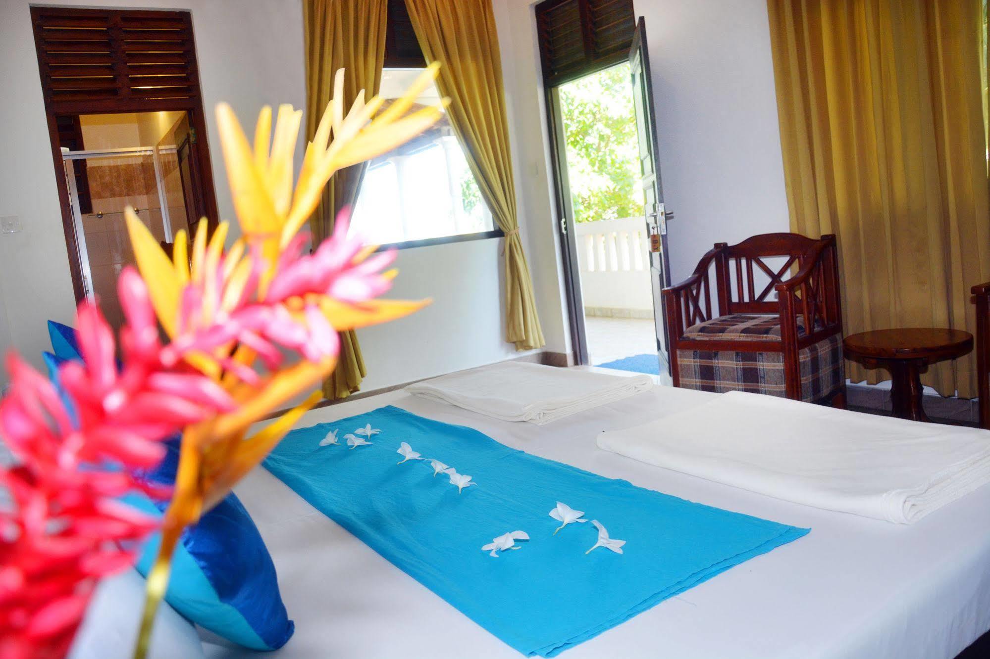 Blue Sky Beach Resort Unawatuna Zewnętrze zdjęcie